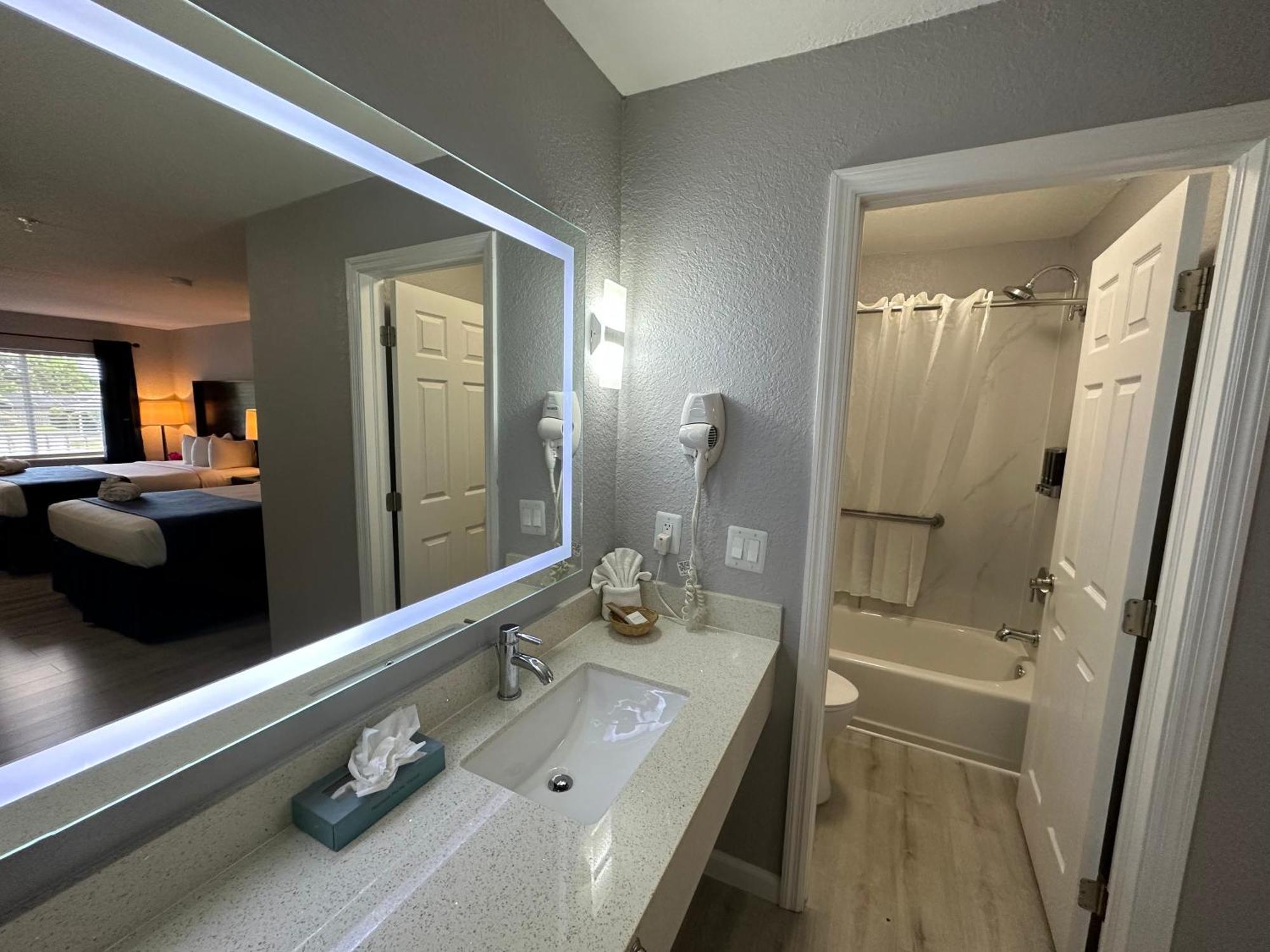 Lantern Inn & Suites - Sarasota Esterno foto