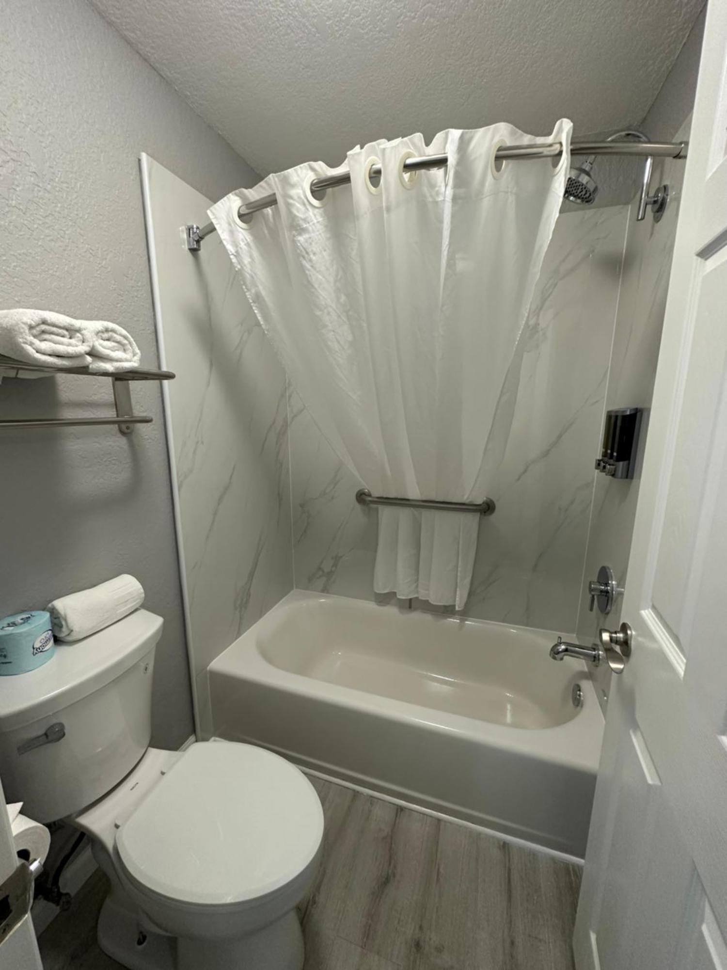 Lantern Inn & Suites - Sarasota Esterno foto