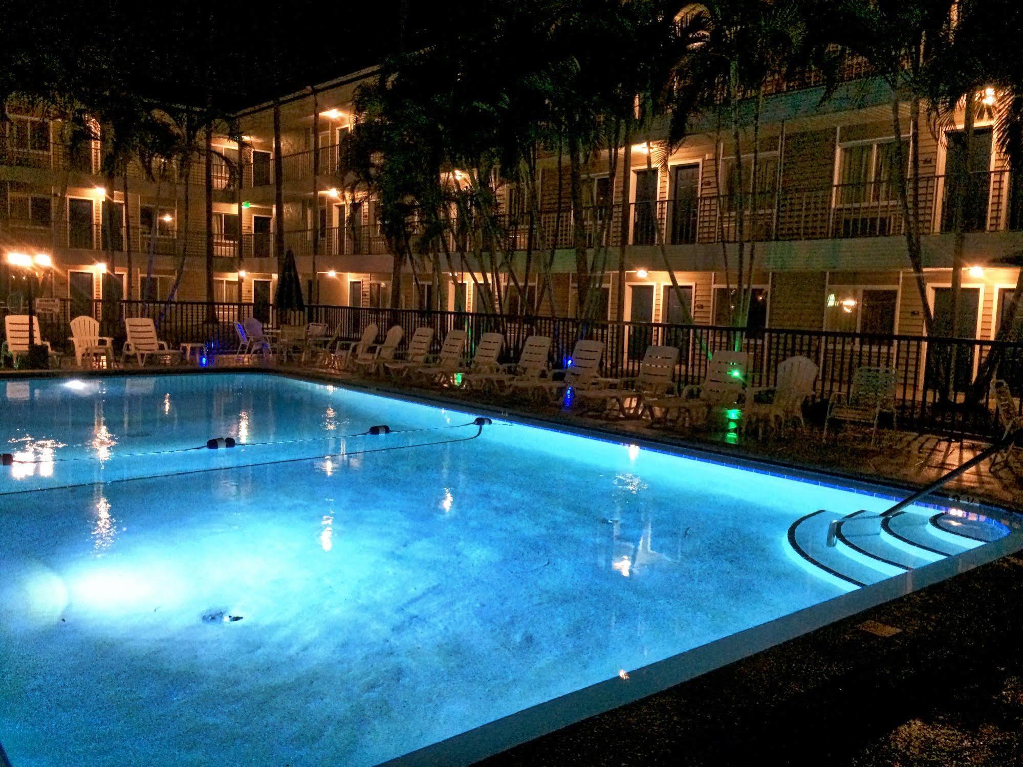 Lantern Inn & Suites - Sarasota Esterno foto